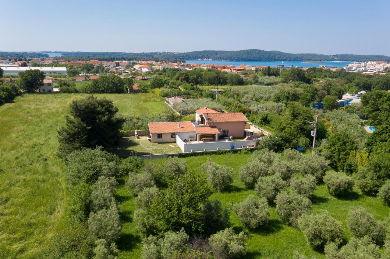 Holiday Home Franika Medulin Exterior foto